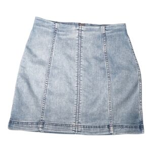 Free People Light Wash Denim Stretchy Skirt Size 8